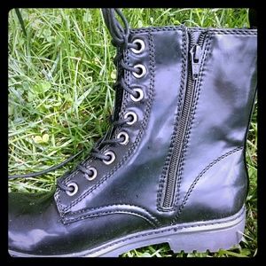 Mudd combat boots